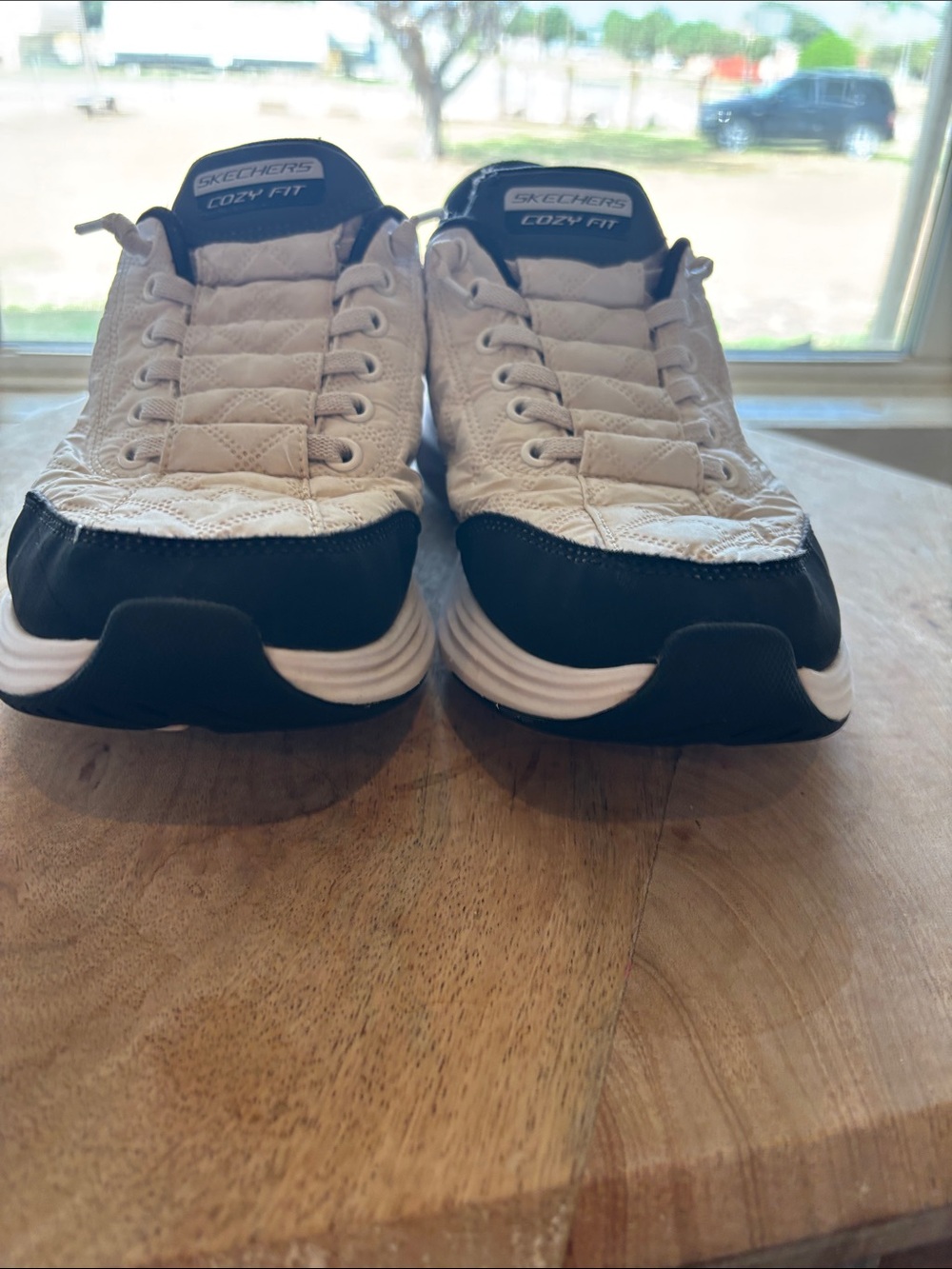 Skechers Women Quilted Light Pink and Black Cozy Fit Sneakers - Picture 5 of 10